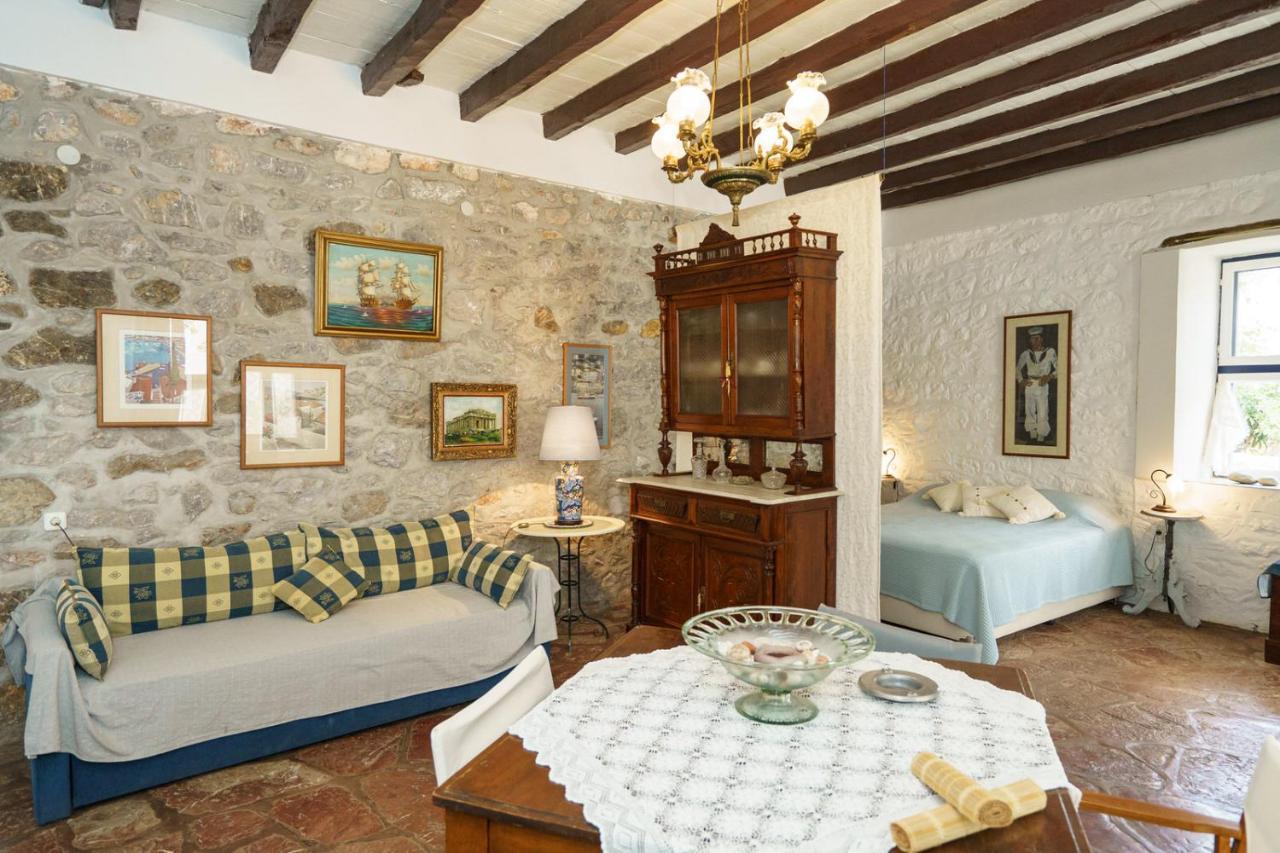 Sparrow Apartments İdra Dış mekan fotoğraf